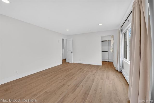 22525 Riverdale Drive, Southfield, MI 48033