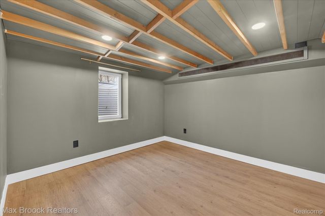 22525 Riverdale Drive, Southfield, MI 48033