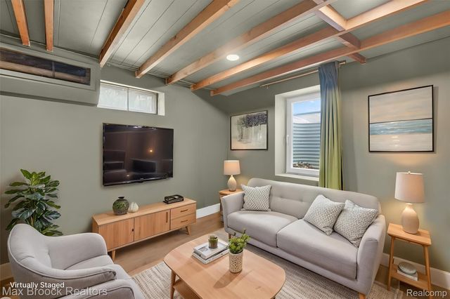 22525 Riverdale Drive, Southfield, MI 48033