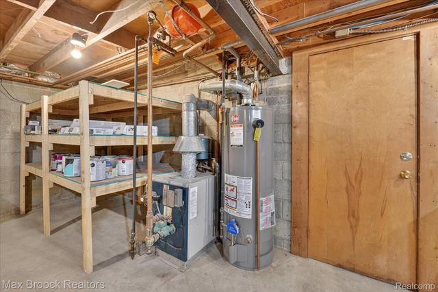 22525 Riverdale Drive, Southfield, MI 48033