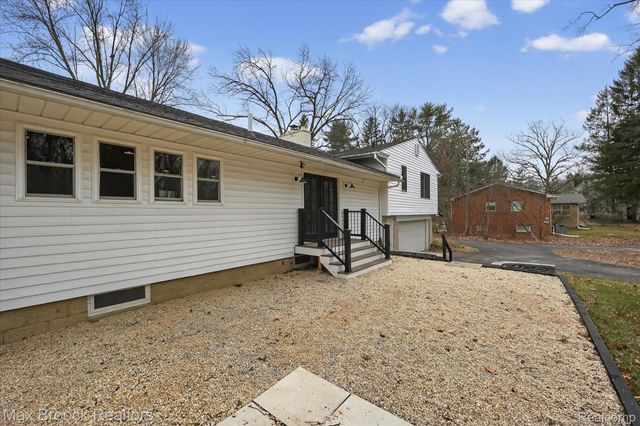 22525 Riverdale Drive, Southfield, MI 48033