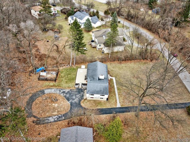 22525 Riverdale Drive, Southfield, MI 48033