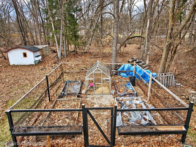 22525 Riverdale Drive, Southfield, MI 48033