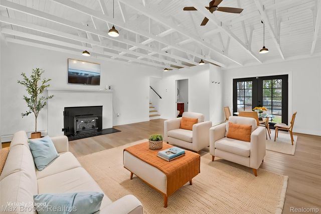 22525 Riverdale Drive, Southfield, MI 48033