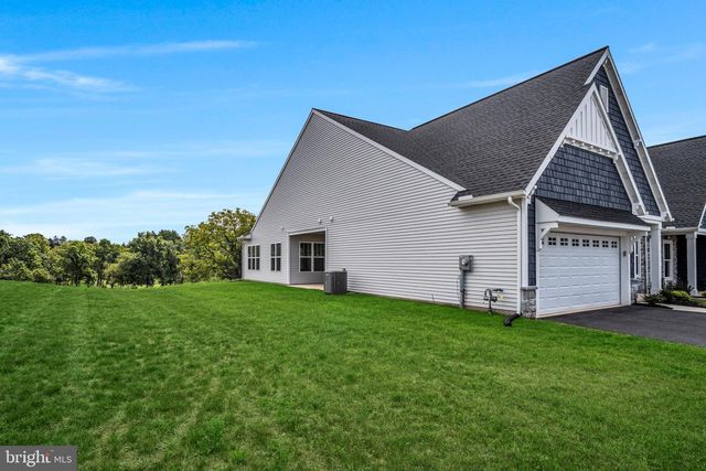 855 SHADOWBROOKE DR, Dover, PA 17315