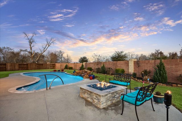 5014 Creekbend Drive, Fulshear, TX 77441