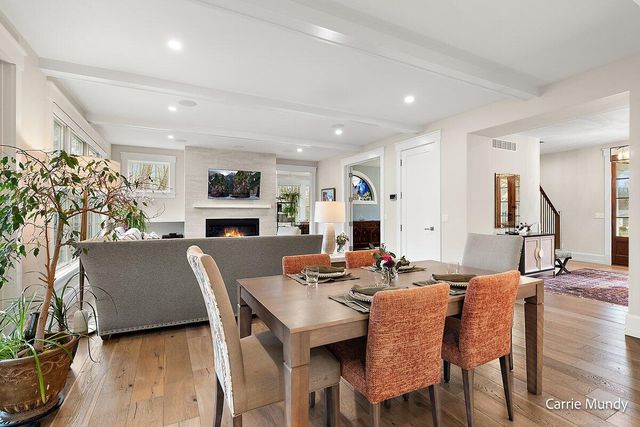 2725 Beechwood Drive SE, Grand Rapids, MI 49506