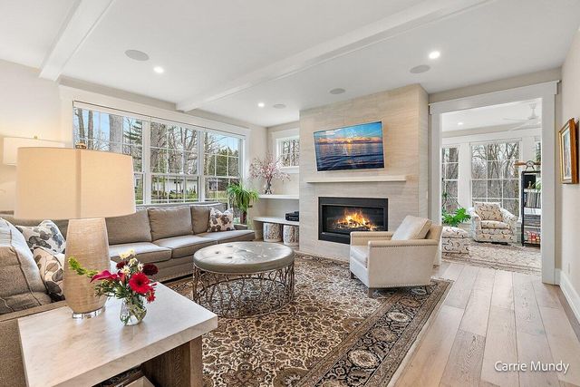 2725 Beechwood Drive SE, Grand Rapids, MI 49506