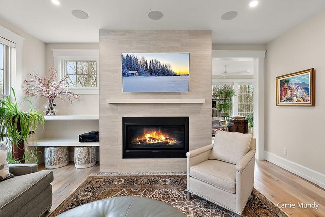 2725 Beechwood Drive SE, Grand Rapids, MI 49506