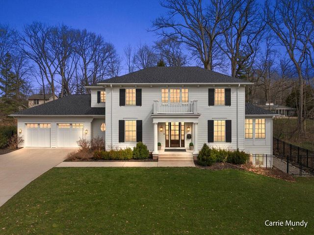 2725 Beechwood Drive SE, Grand Rapids, MI 49506