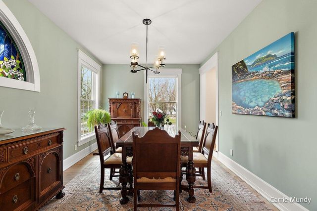 2725 Beechwood Drive SE, Grand Rapids, MI 49506