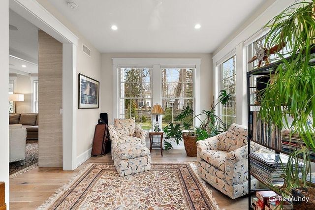 2725 Beechwood Drive SE, Grand Rapids, MI 49506