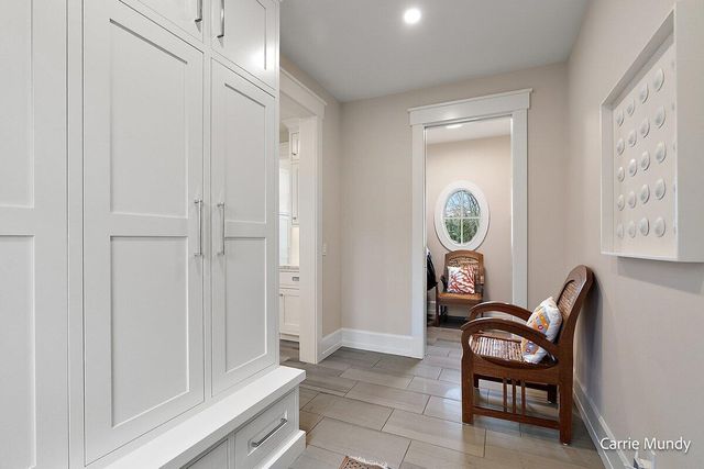 2725 Beechwood Drive SE, Grand Rapids, MI 49506