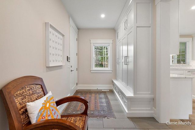 2725 Beechwood Drive SE, Grand Rapids, MI 49506