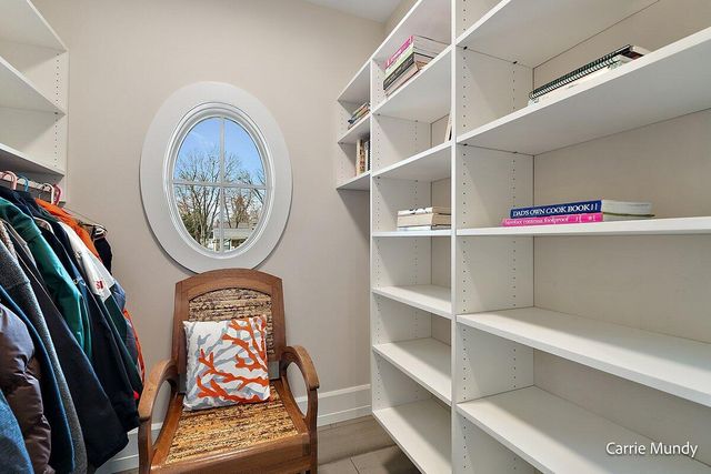 2725 Beechwood Drive SE, Grand Rapids, MI 49506