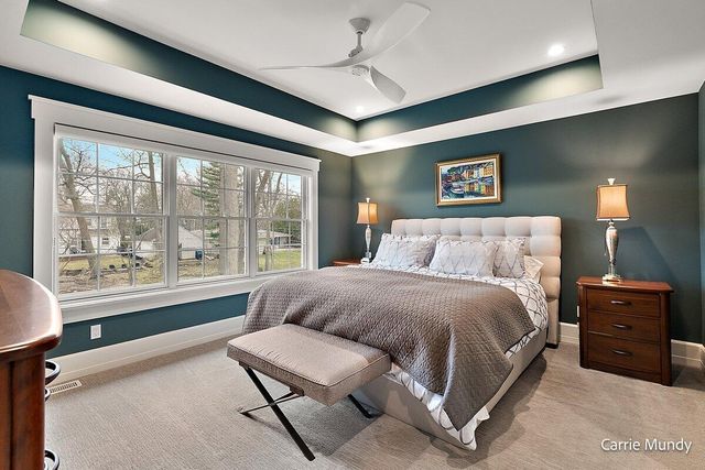 2725 Beechwood Drive SE, Grand Rapids, MI 49506