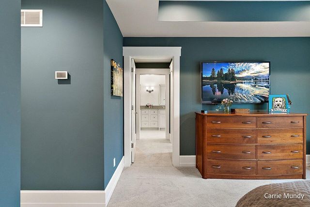 2725 Beechwood Drive SE, Grand Rapids, MI 49506