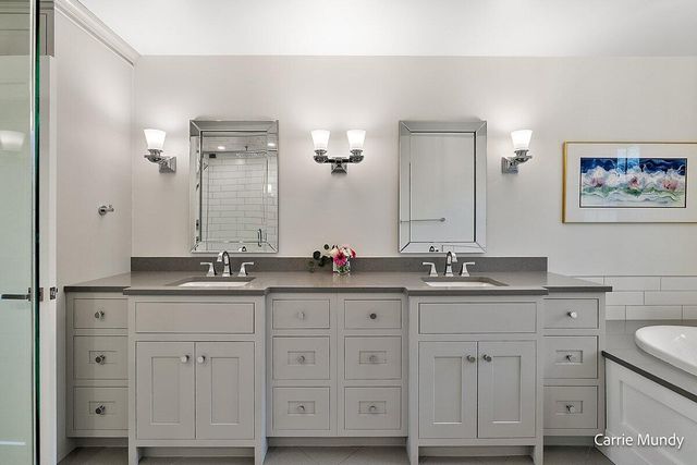 2725 Beechwood Drive SE, Grand Rapids, MI 49506