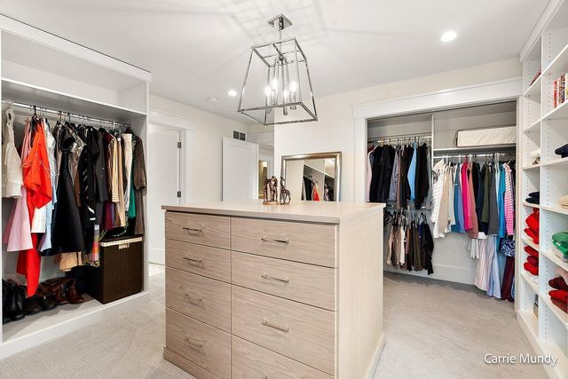 2725 Beechwood Drive SE, Grand Rapids, MI 49506