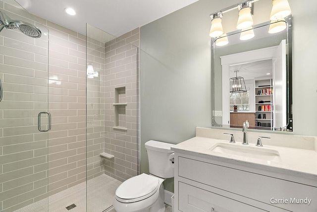 2725 Beechwood Drive SE, Grand Rapids, MI 49506