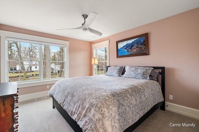 2725 Beechwood Drive SE, Grand Rapids, MI 49506