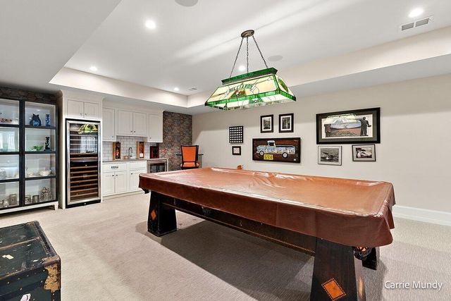 2725 Beechwood Drive SE, Grand Rapids, MI 49506