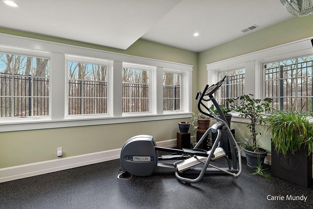 2725 Beechwood Drive SE, Grand Rapids, MI 49506