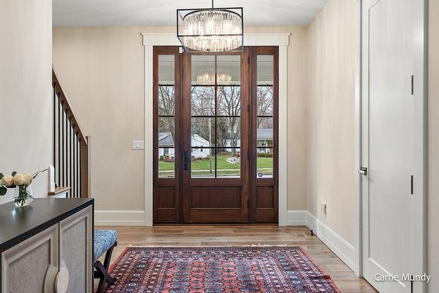 2725 Beechwood Drive SE, Grand Rapids, MI 49506