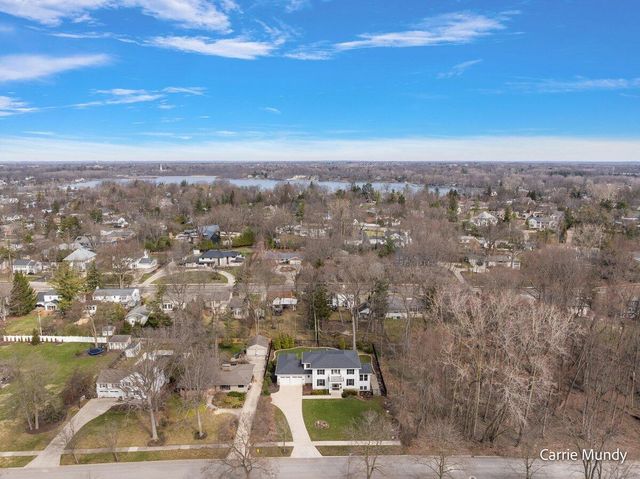 2725 Beechwood Drive SE, Grand Rapids, MI 49506