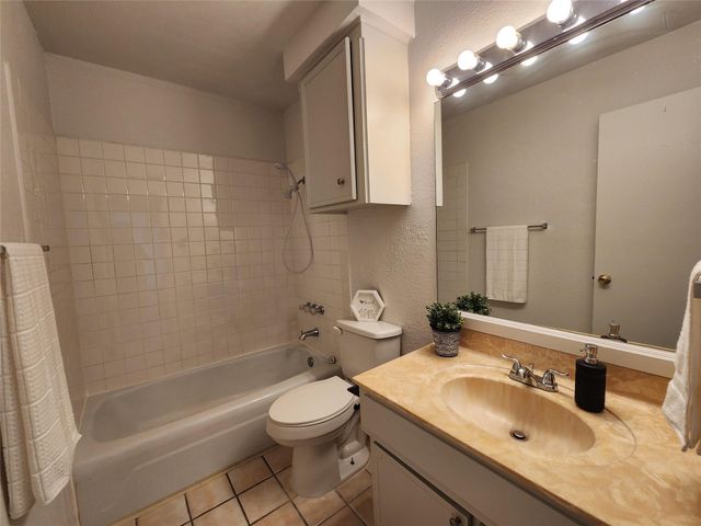 6501 E Hill DR 121, Austin, TX 78731