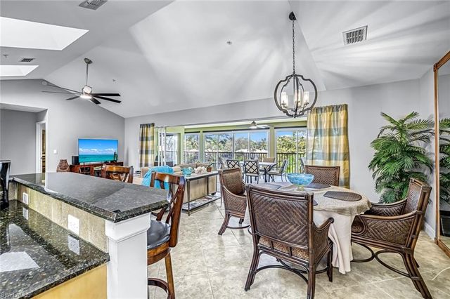 760 Waterford DR 303, Naples, FL 34113