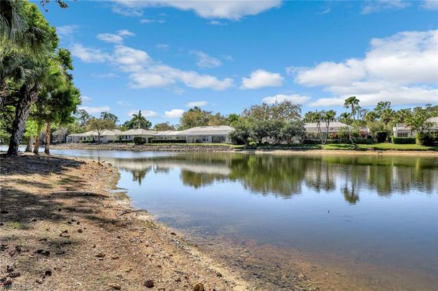 760 Waterford DR 303, Naples, FL 34113