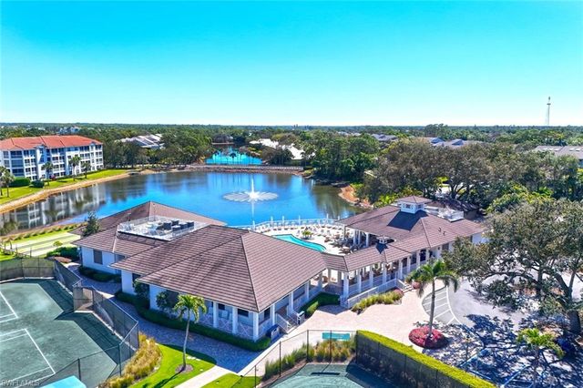 760 Waterford DR 303, Naples, FL 34113