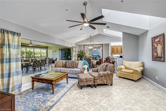 760 Waterford DR 303, Naples, FL 34113