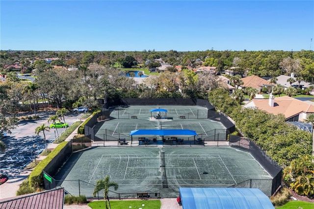 760 Waterford DR 303, Naples, FL 34113