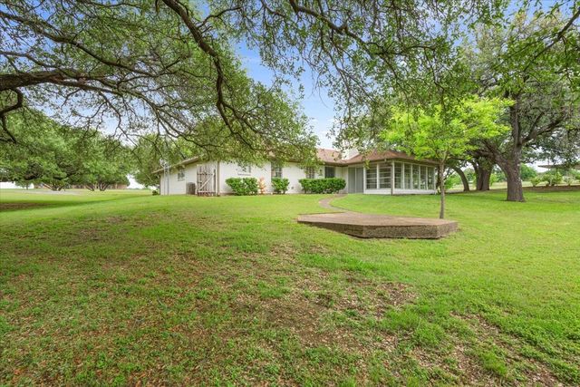 153 Eagle Canyon Drive, China Spring, TX 76633