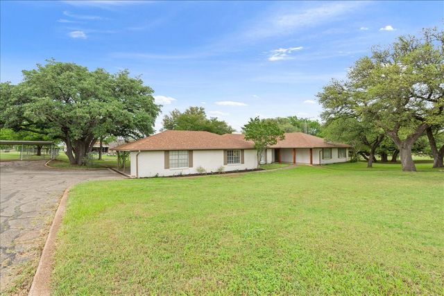 153 Eagle Canyon Drive, China Spring, TX 76633