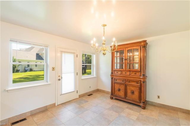 800 Pinecrest RD, Virginia Beach, VA 23464