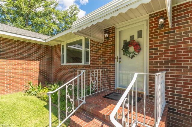 800 Pinecrest RD, Virginia Beach, VA 23464