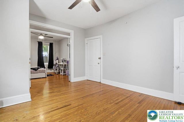 247 West Fairview Street, Bethlehem City, PA 18018