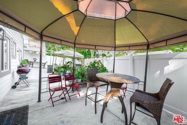 816 Terrace 49, Los Angeles, CA 90042