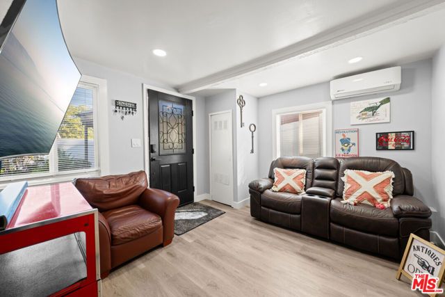 816 Terrace 49, Los Angeles, CA 90042