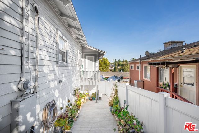 816 Terrace 49, Los Angeles, CA 90042