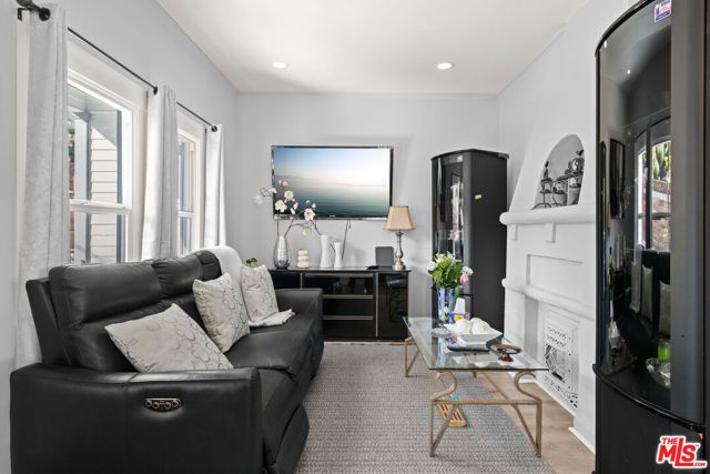 816 Terrace 49, Los Angeles, CA 90042