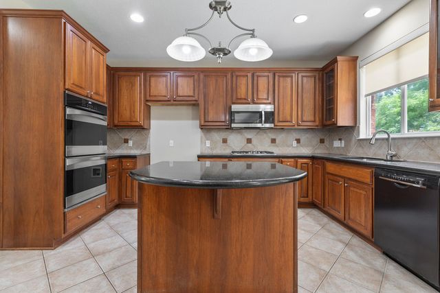 2227 Buena Vista LN, Round Rock, TX 78665