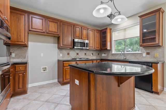 2227 Buena Vista LN, Round Rock, TX 78665
