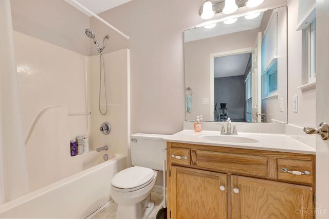 2352 Neeb Road, Green Twp, OH 45233