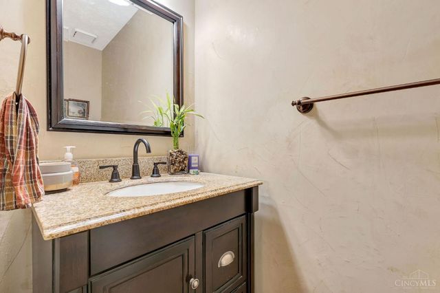 2352 Neeb Road, Green Twp, OH 45233