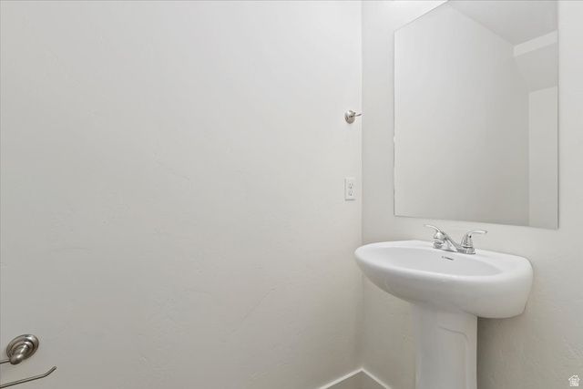 643 N 160 E, Vineyard, UT 84059