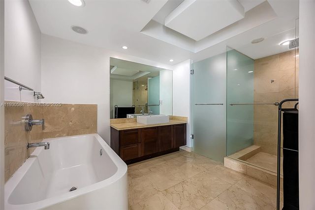 150 Sunny Isles Blvd 1-1006, Sunny Isles Beach, FL 33160